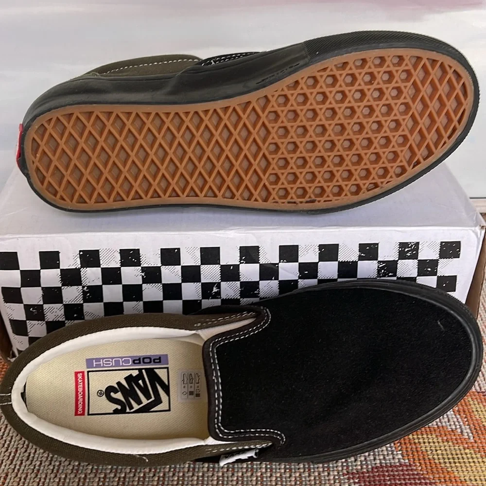 Vans Men’s Skate Slip-On Black/Grape Leaf
VN0A5FCAKE9
Sneakers - Picture 5 of 16